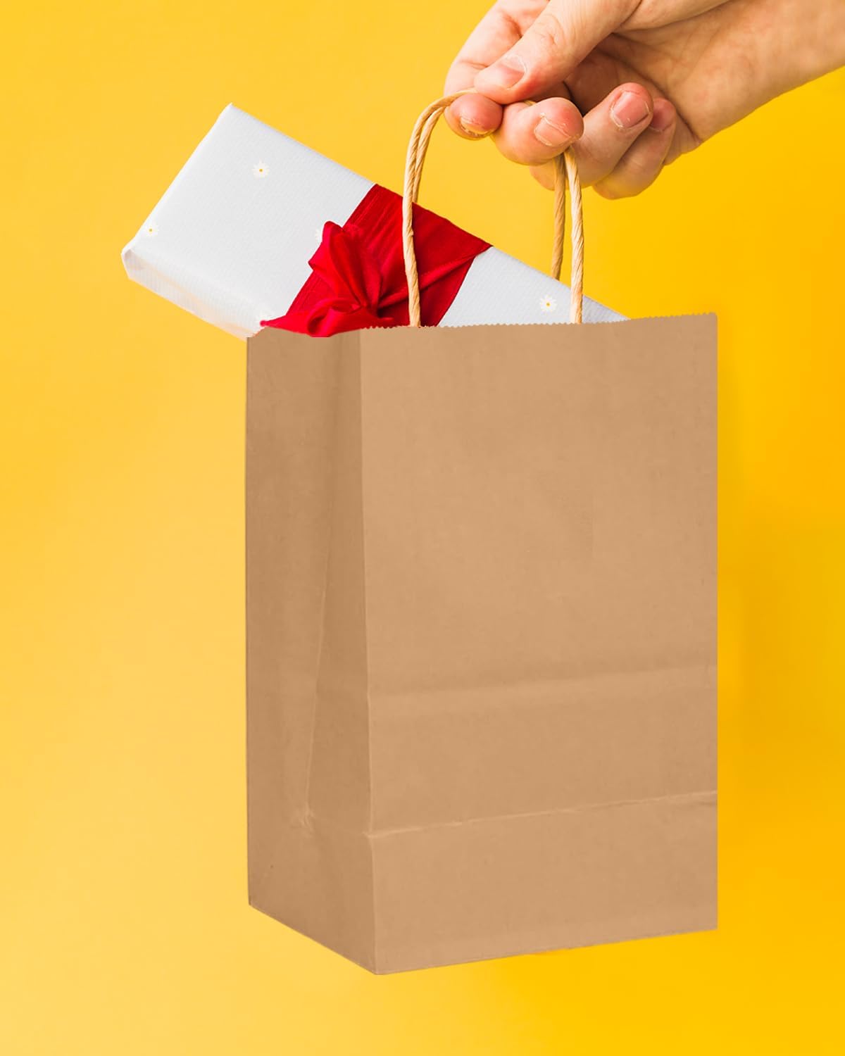 qiqee 25 Pcs Brown Mini Gift Bags with Handles 6"x4.5"x2.5" Small Paper Kraft Party Treat Bags