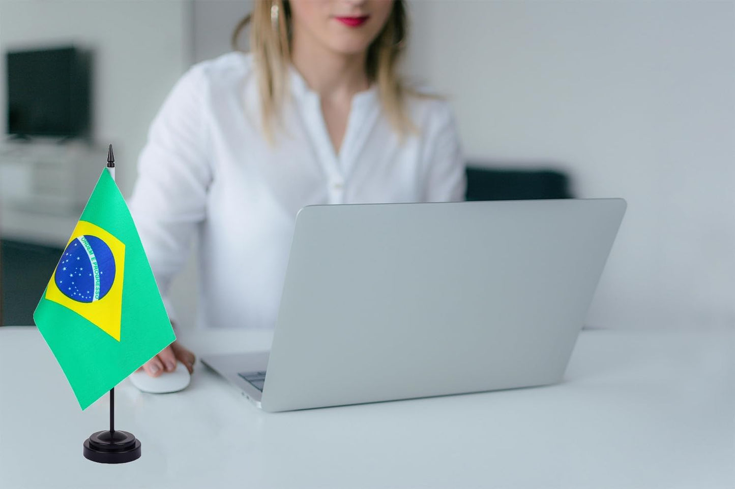 WXTWK 2 Pack Brazil Flag Brazil Deluxe Desk Flag Set - Mini Small Brazilian Table Office Flags with Black 12" Solid Pole Stand Base Classroom Meeting Desktop Decorations