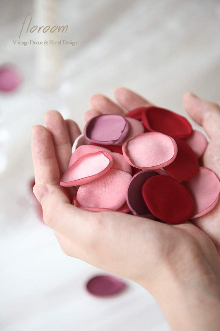 Floroom 300pcs Rose Petals Elegant Maroon Faux Silk Flower Petals for Wedding Flower Girl Basket Aisle Scatter Sweetheart Table Centerpieces Party Confetti Bridal Shower Romantic Night Home Decoration