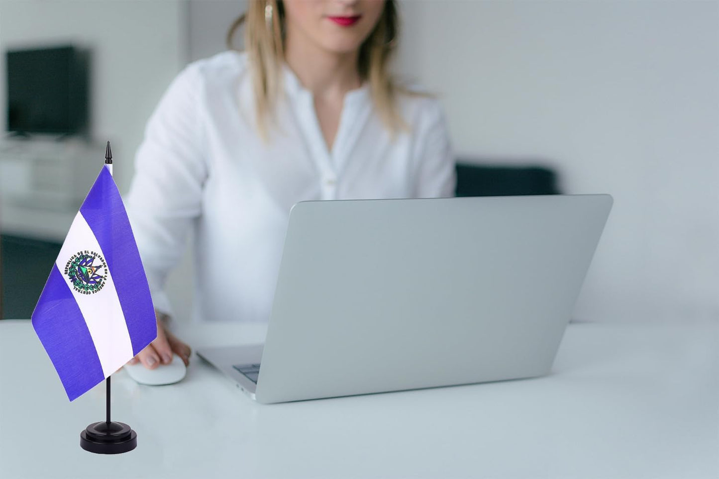 WXTWK 2 Pack Salvador Flag Salvador Deluxe Desk Flag Set - Mini Small El Salvador Table Office Flags with Black 12" Solid Pole Stand Base Classroom Meeting Desktop Decorations