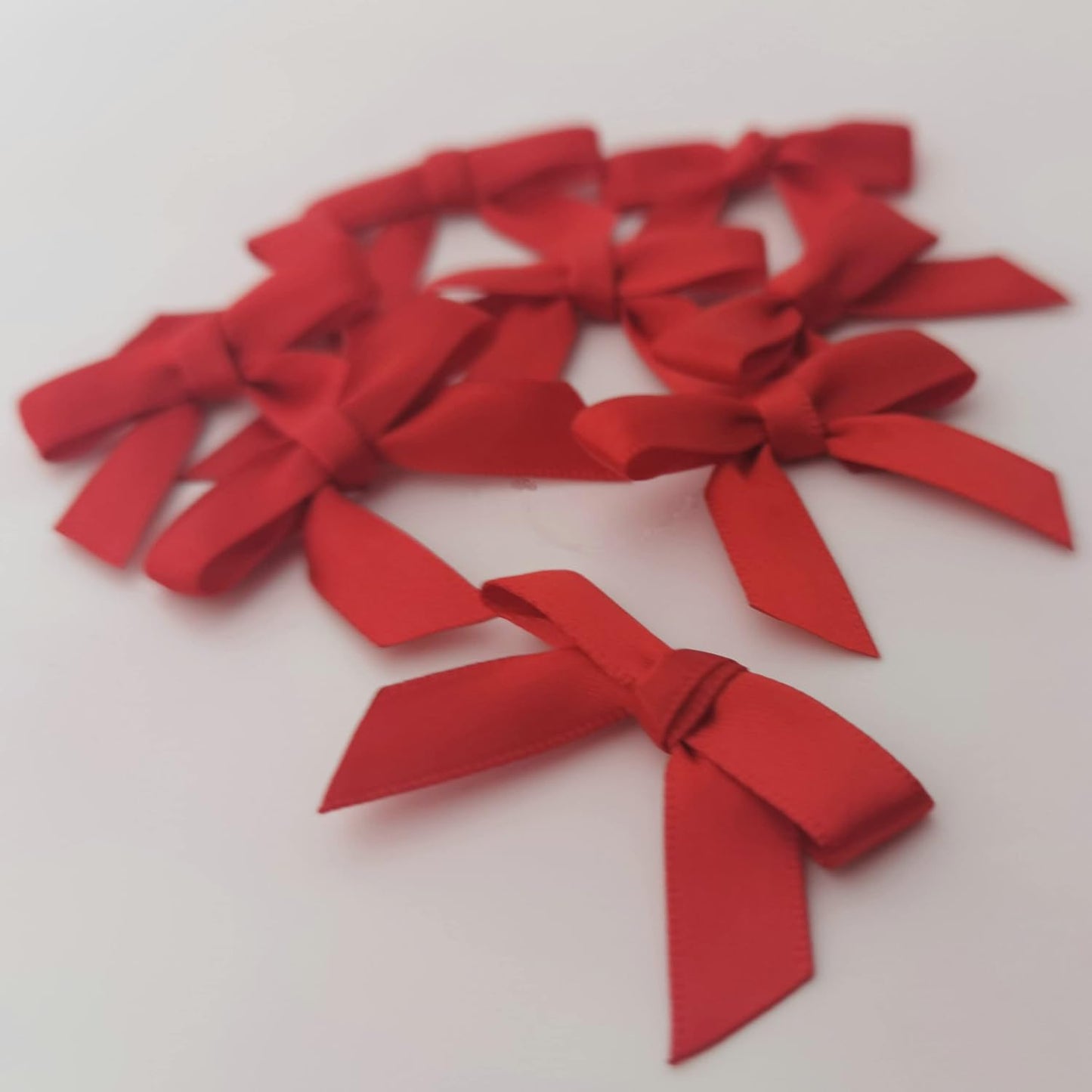 50pcs 1-1/2" Mini Red Satin Ribbon Bows for Christmas Decoration Gift Packing (Red)