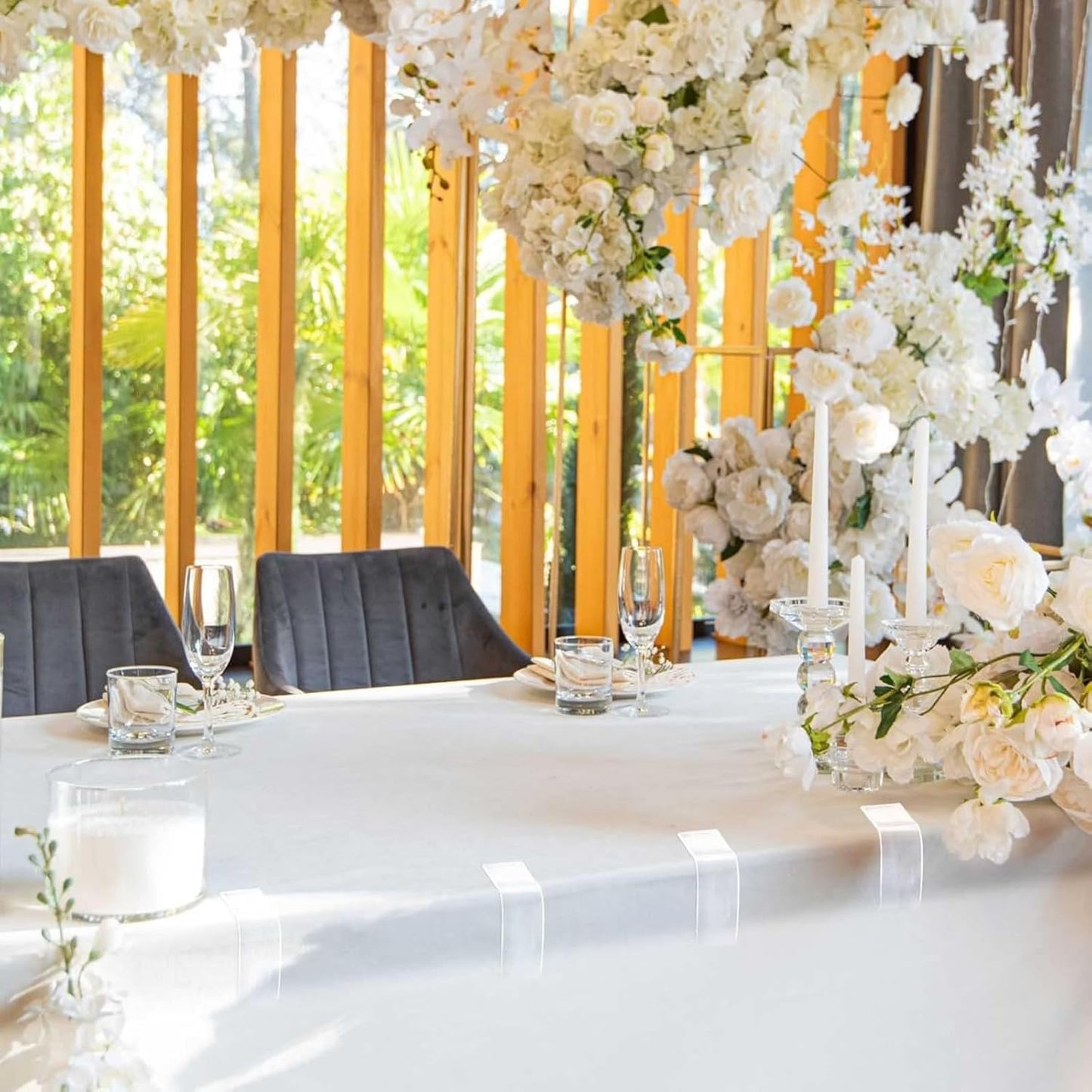 Eccliy 300pcs Transparent Clear Tablecloth Clips Plastic Table Cloth Clips Windproof Table Cover Holder Clamps Tablecloth Cloth Holder for Christmas Wedding Party Indoor Outdoor Camping Picnic (Curve)