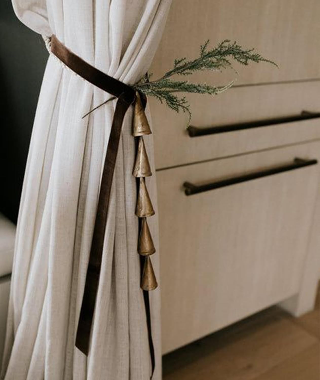 Brown Christmas Velvet Ribbon for Tree, Gift Wrapping, Flower Bouquet, Wreath Decorations, Bow Making 1'', 25 Yards