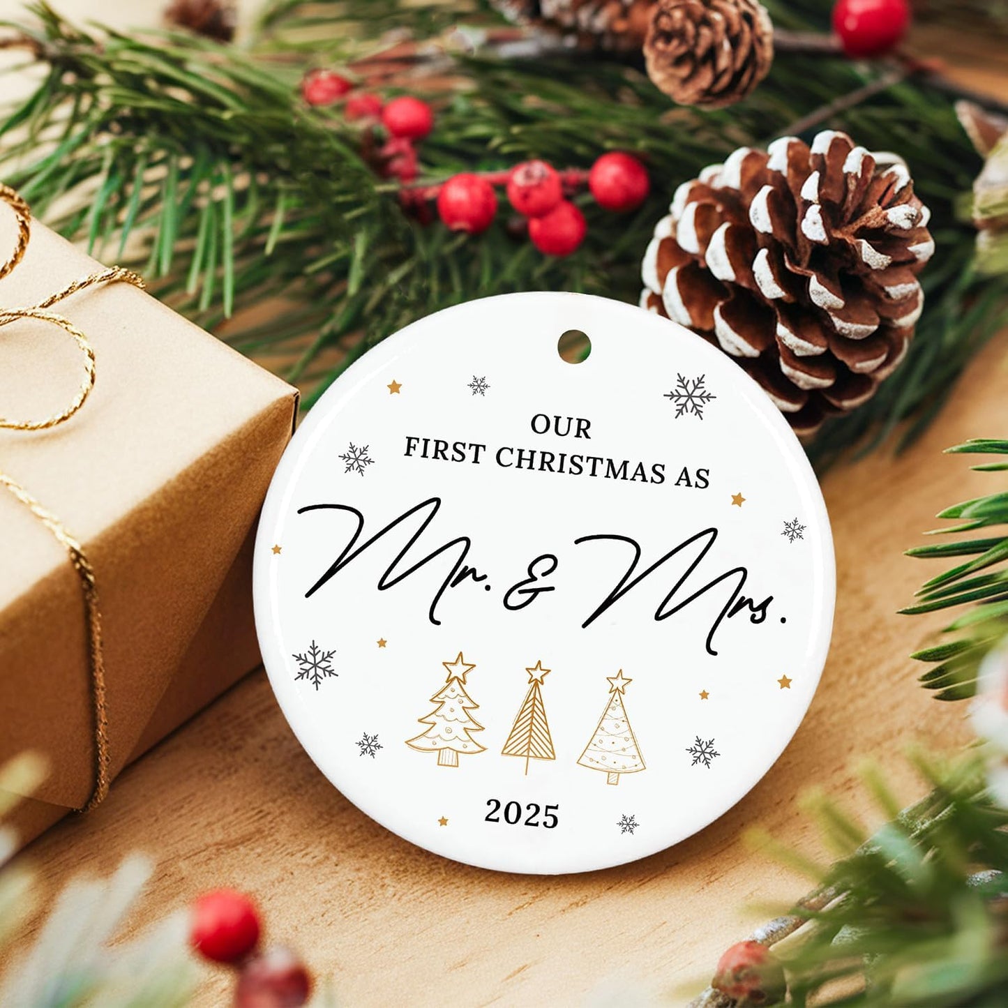 ZAGKOO Wedding Gifts for Couples 2025 - First Christmas Married Ornament, Mr and Mrs Gifts, Wedding Gift Ideas for Newly Wed, Just Married Couples, Bride - Bridal Shower Gift, 1st Christmas Decoration