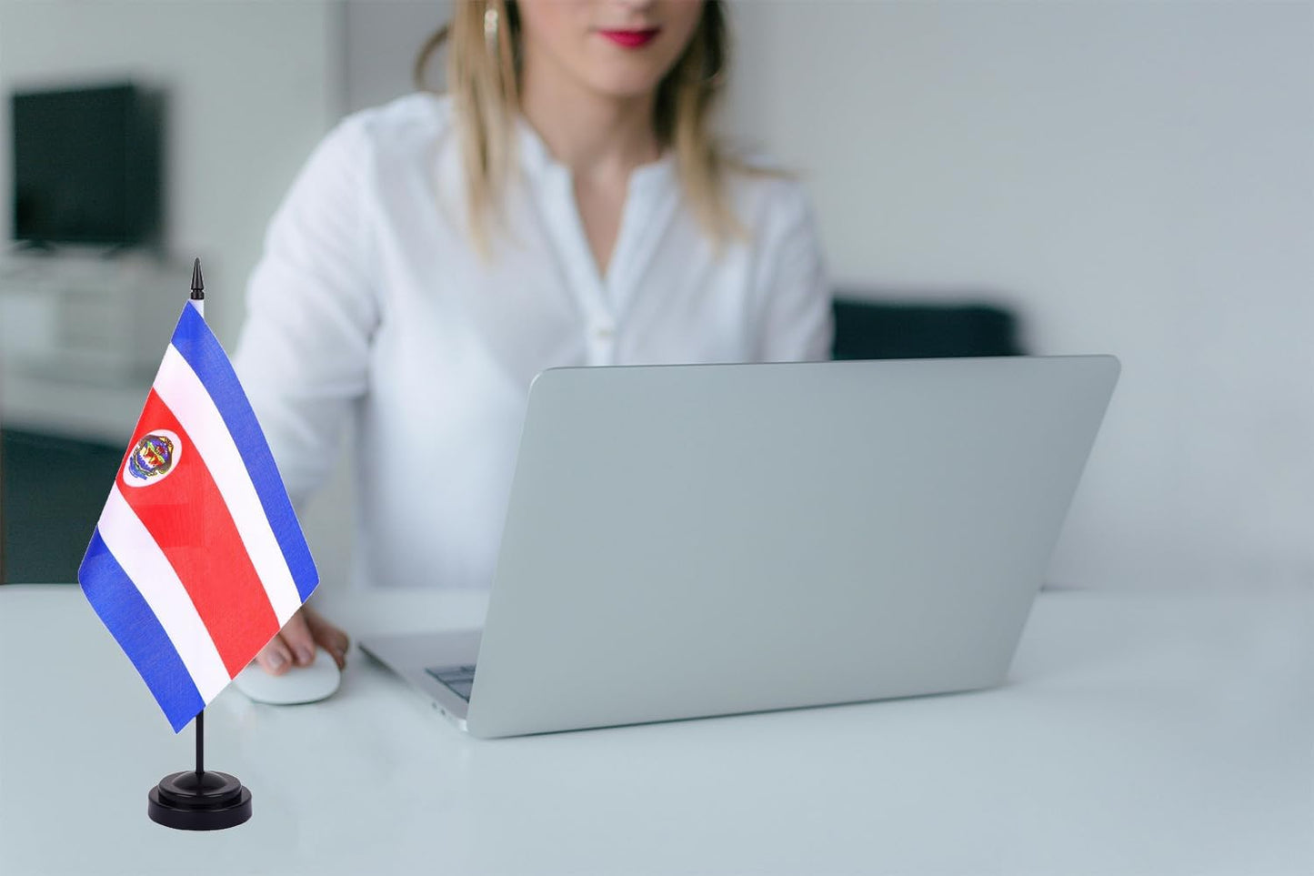 WXTWK 2 Pack Costa Rica Flag Costa Rica Deluxe Desk Flag Set - Mini Small Costa Rica Table Office Flags with Black 12" Solid Pole Stand Base Classroom Meeting Desktop Decorations