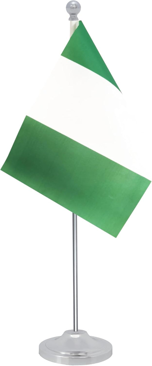 Nigeria Desk Flag, Nigerian Table Office Flag with Metal Pole and Stand Base, International Country Flags, Festival Event Celebration, Classroom Meeting Desktop Decor (Nigeria)