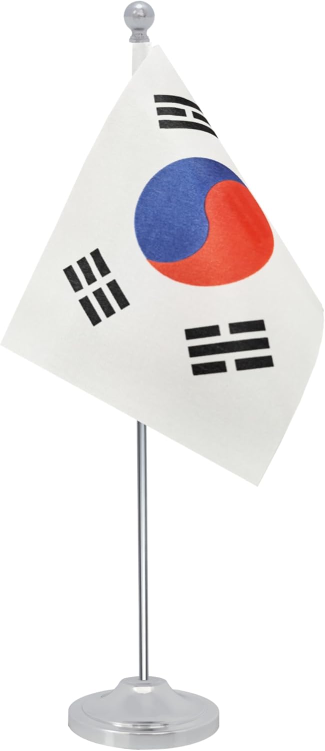 Korea Desk Flag, Korean Table Office Flag with Metal Pole and Stand Base, International Country Flags, Festival Event Celebration, Classroom Meeting Desktop Decor (Korea)