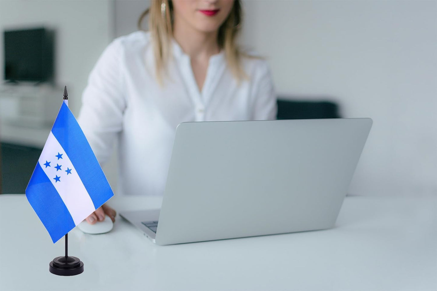 WXTWK 2 Pack Honduras Flag Honduras Deluxe Desk Flag Set - Mini Small Honduran Table Office Flags with Black 12" Solid Pole Stand Base Classroom Meeting Desktop Decorations