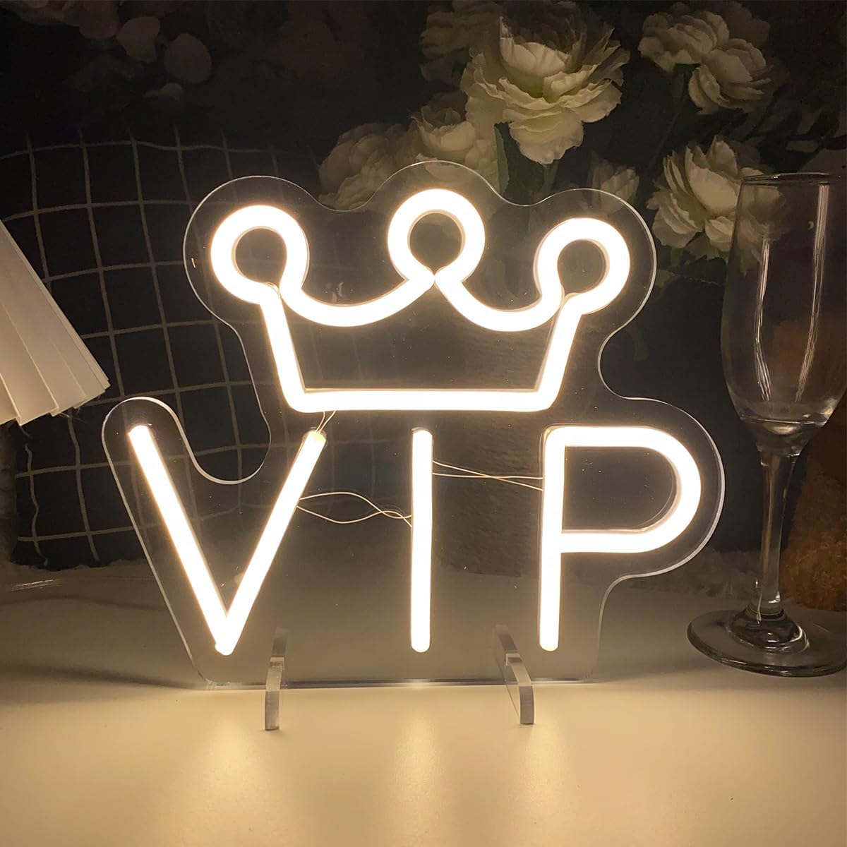 VIP Table Number Neon Sign Desk Lamp Night Light Wedding Letter LED Neon Sign Wedding Table Decorations Neon Light Shop Bedroom Home Room Decor Christmas Party Warm White USB 25×21 CM