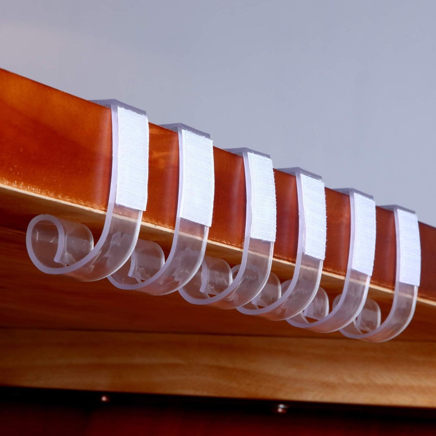 Boao 25 Pieces Table Skirting Clips SMC Model Plastic Tablecloth Clips for Table 1.5-2 Inch with Hook and Loop for Meeting Party Indoor Outdoor Events (Pack of 2)