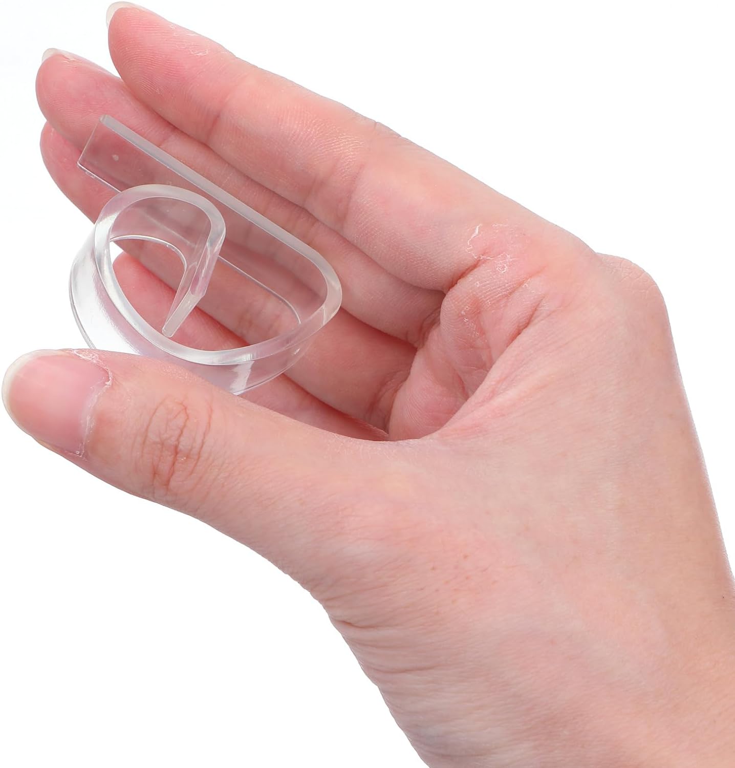 120 Pieces Transparent Clear Plastic Tablecloth Clips, Windproof Picnic Table Skirting Clamps Ideal for Outdoor Camping Picnic Christmas Weddings Banquets Graduation Parties (e Shape)