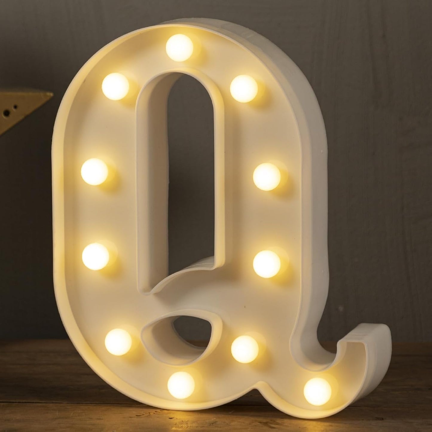 LED Marquee Letters Lights Sign-Q, HXWEIYE Led Letters Lights 26 Alphabet, Light Up Number 0-9 Letters Sign for Party Home Birthday Anniversary Battery Powered Lighted Letters(Warm White)
