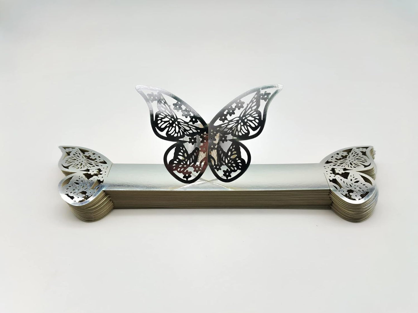 Butterfly Silver Paper Napkin Rings Set of 100 pcs，3D Laser Cut Foil Cutout Paper Napkins Holder,Disposable Serviette Rings for Tables,Decorations,Wedding,Dinner,Party Decor (Silver)