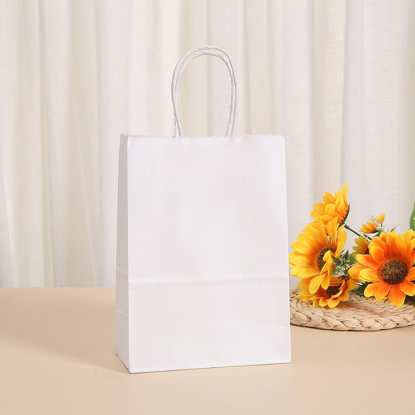 piqiya Small Plain Natural Paper Kraft Gift Bags with Handles White Paper Bag for Birthday Wedding Party Grocery Retail Business Goodie Bags (White，24pcs)