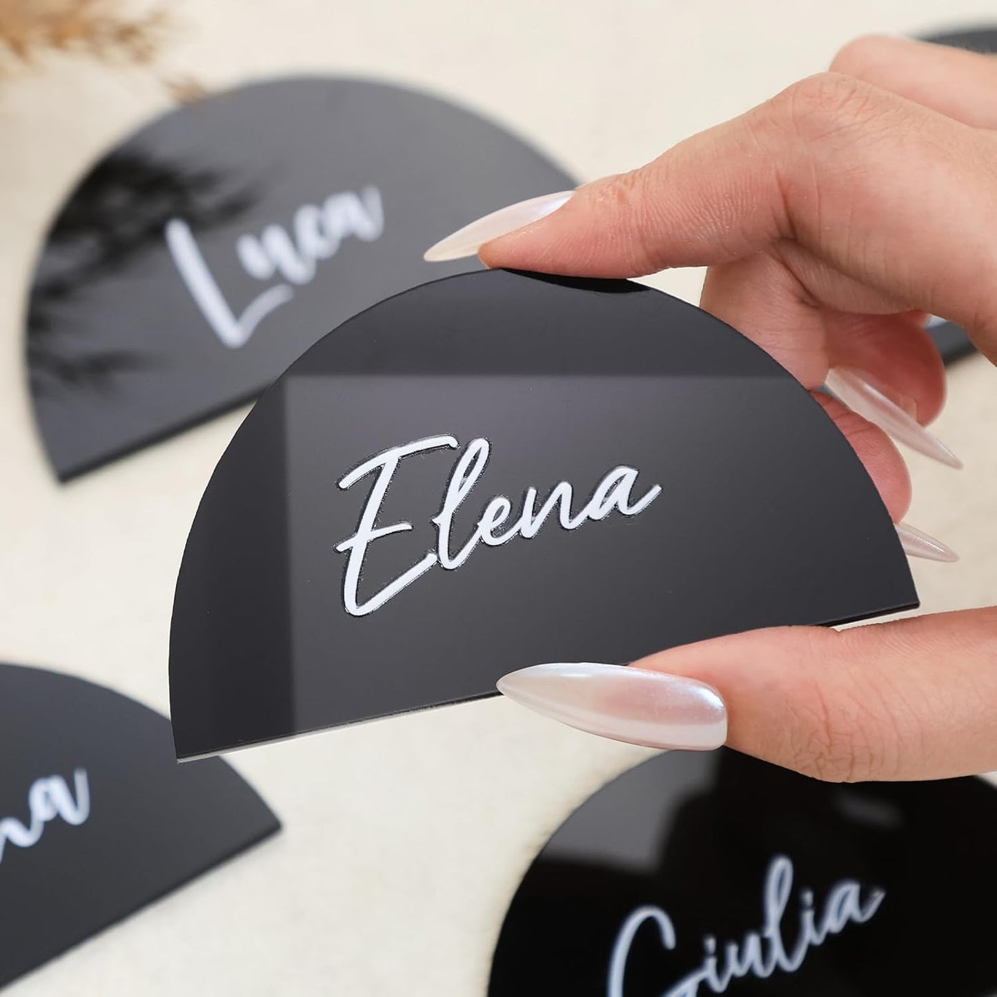 UNIQOOO 20 Pcs Black Semicircle Acrylic Place Cards, DIY Blank Half Circle Acrylic Sign, 1/8 inch Thick Perfect for Wedding Table Decor, Birthday, Centerpiece, Decoration, Party, Event,3.5x2 inches