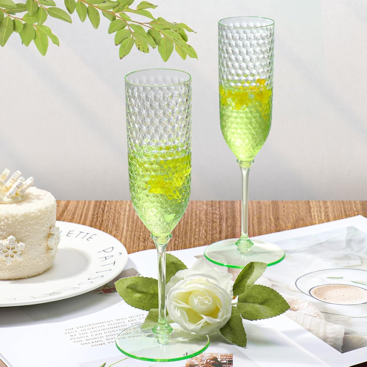 XUWAIDSGN 48 Pack Green Detachable 2 piece Champagne Flutes 5.5 Oz Unbreakable Plastic Mimosa Disposable Champagne Glasses Drinking Cups Stemmed Reusable Wine Toasting Glasses for Wedding