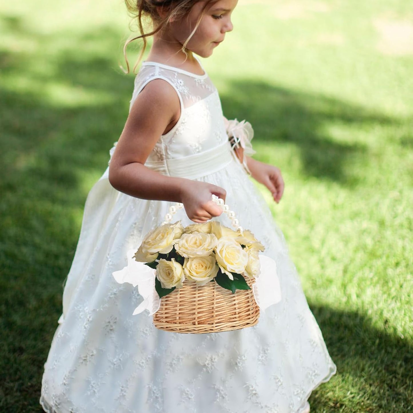 Wicker Rattan Flower Girl Basket Rustic Wedding Flower Girl Basket with Pearl Handle Small Flower Basket for Flower Girl Fairy Wedding Basket Handwoven Easter Baskets for Boys Girls Wedding (1 Pcs)