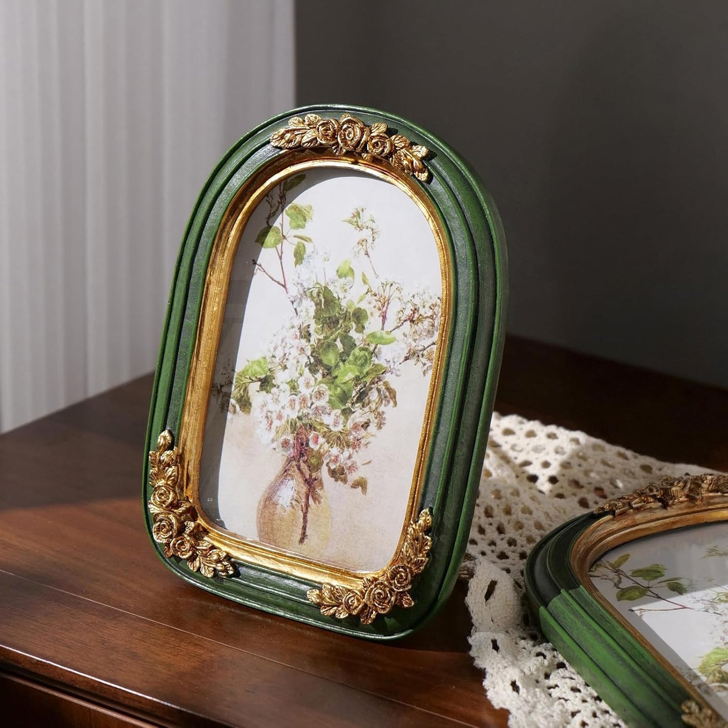 Cuspin Vintage 4x6 Picture Frame, Green and Gold Arch Frames, Ornate Floral Resin Photo Frame with Glass Front for Tabletop or Wall Display, Antique Decorative Frame for Home Decor or Gift