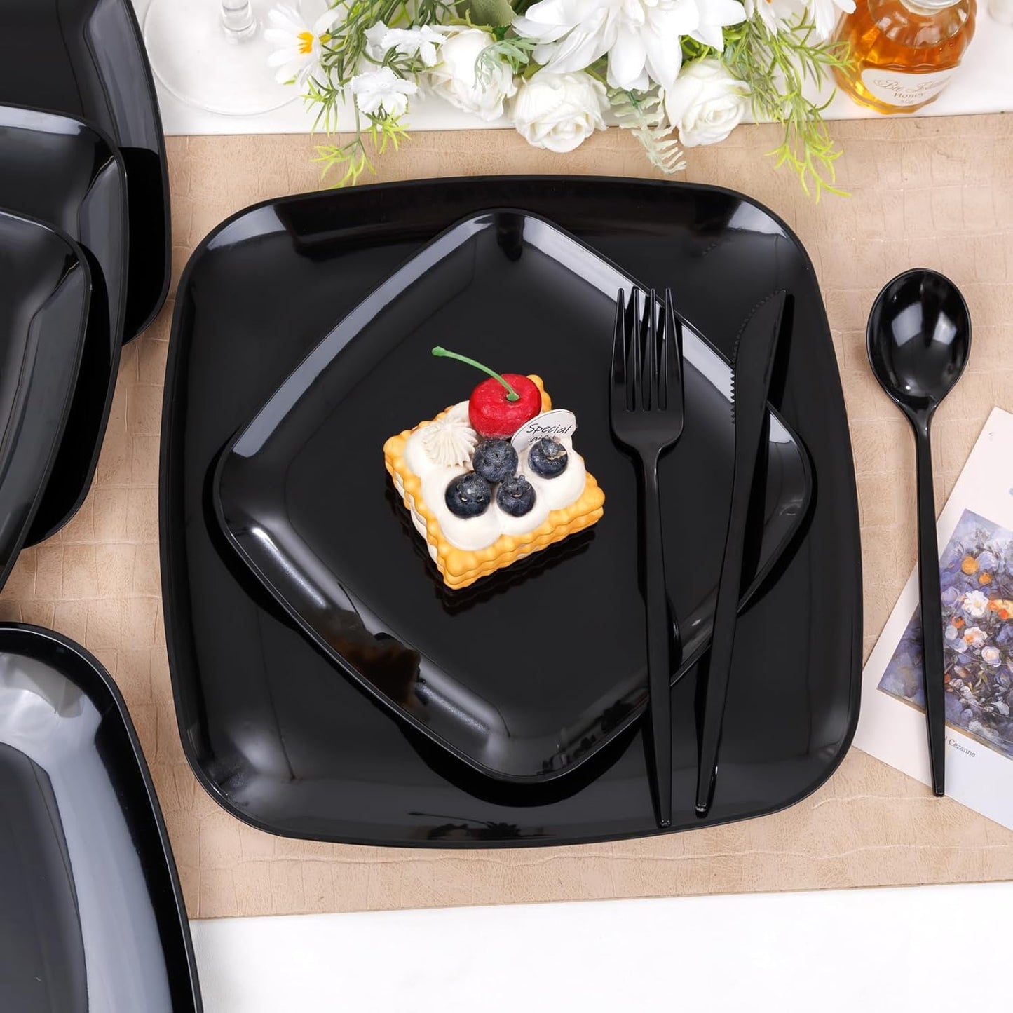 PULOTE 60PCS Black Square Plastic Plates Disposable - Include 30 Dinner and 30 Dessert Plates,Ideal for Party&Halloween