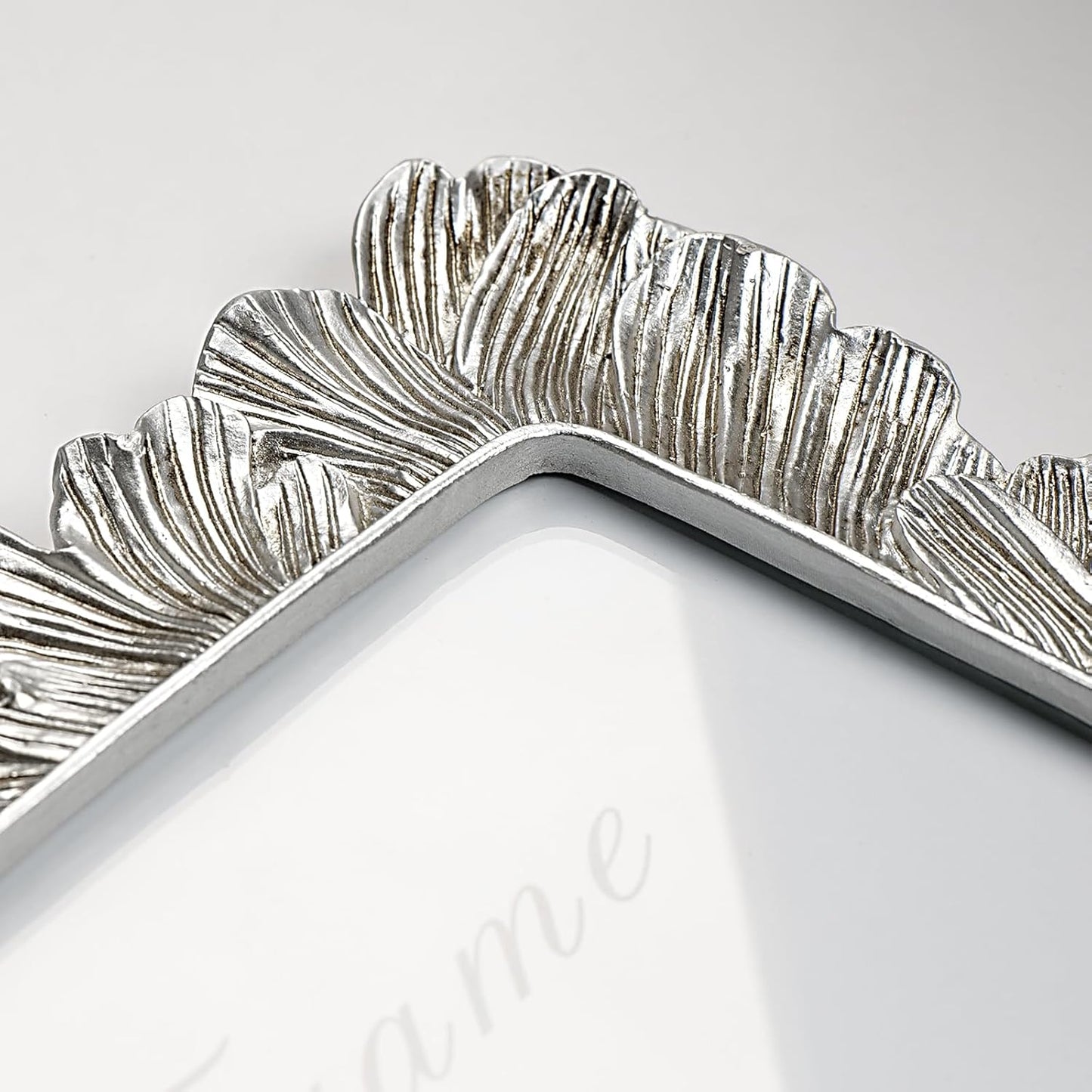 Silver 5x7 Picture Frame, Vintage Silver Palm Leaves Textured Hand-Crafted Resin with Glass Front Elegant Retro Vintage Rustic Design Photo Frame for Wall and Tabletop Display Home Decor