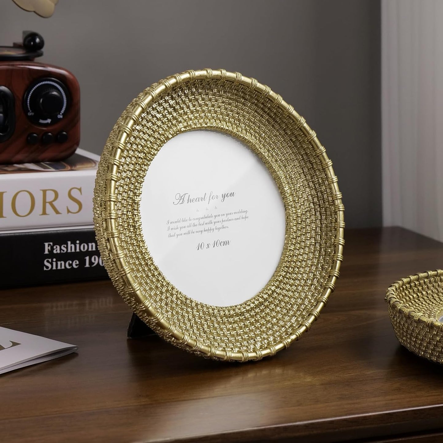 Cuspin Round Picture Frame 4x4 Vintage Gold Frames, Rattan Textured Hand-Crafted Photo Frame with Glass Front, Antique Picture Frame for Tabletop Display & Wall Display, Retro Design Home Decor