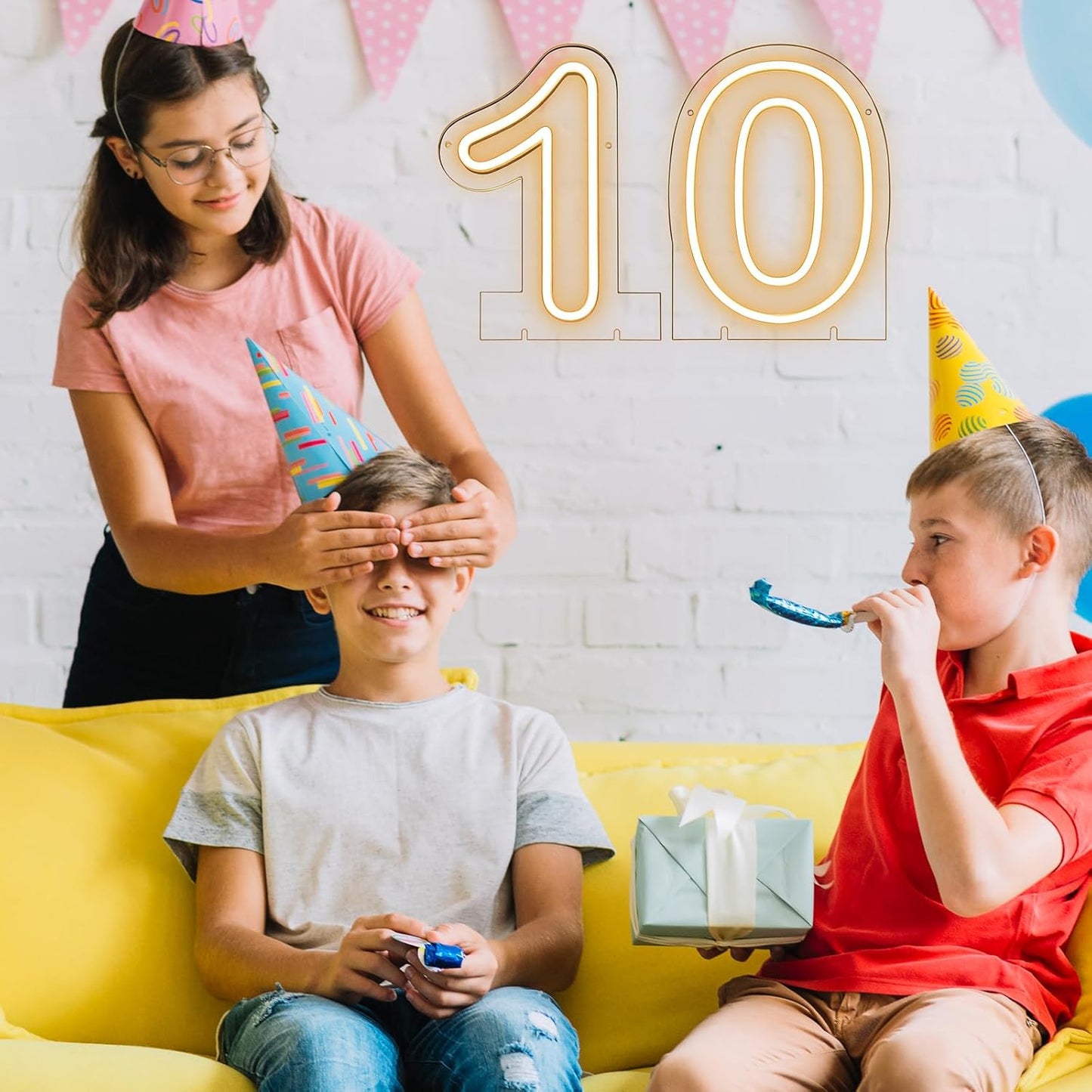 Number 0 LED Neon Sign Backdrop Birthday Party Decoration, 11.3" Height Warm White Marquee Number Zero Light Up Sign for Wedding Anniversary Window Wall Table, Indoor Battery Operated or USB