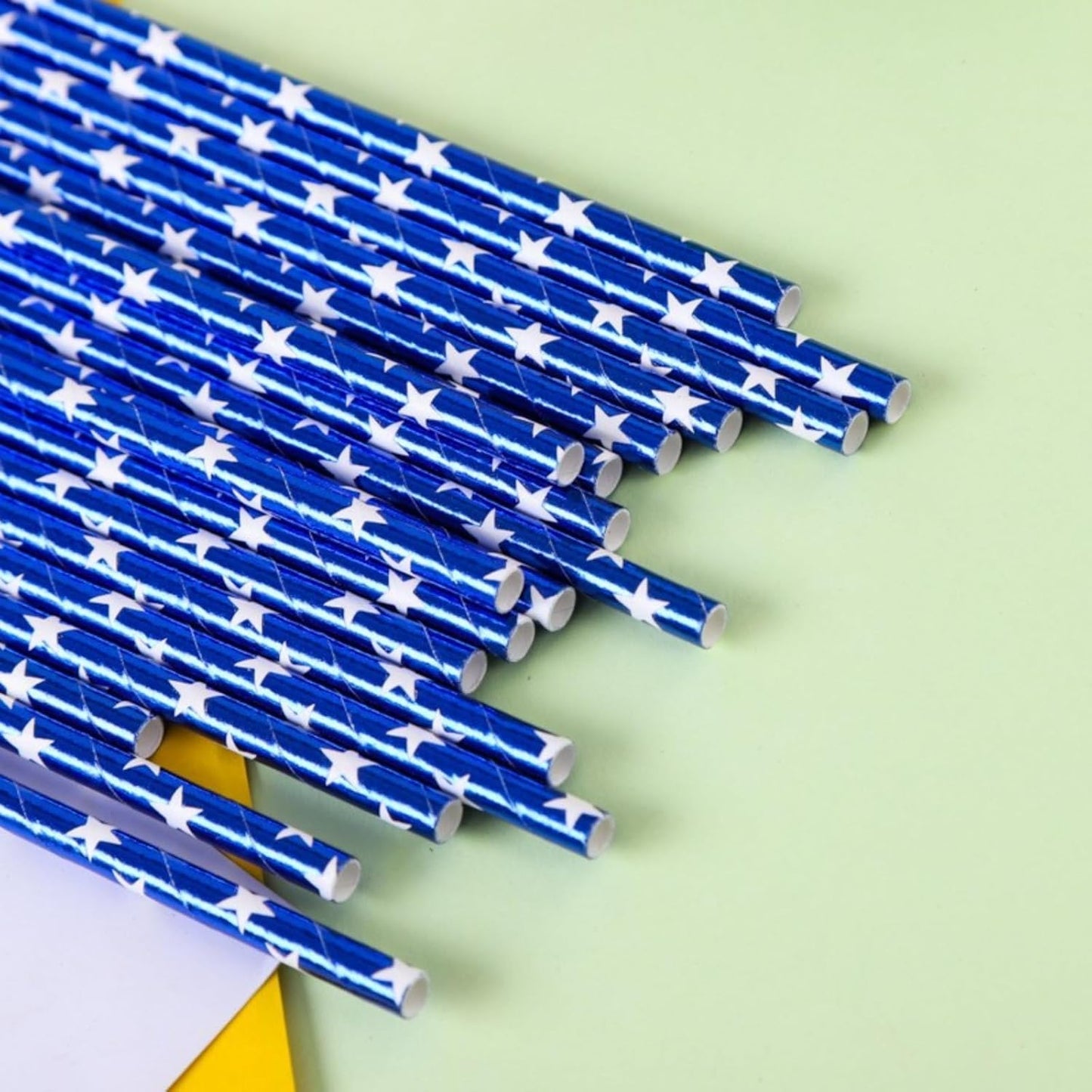 200Pcs Independence Day Paper Straws, American Flag Star Stripe Red White and Blue Drinking Straws for Memorial Day, Election Day, 4th of July Independence Day Party Supplies Decorations