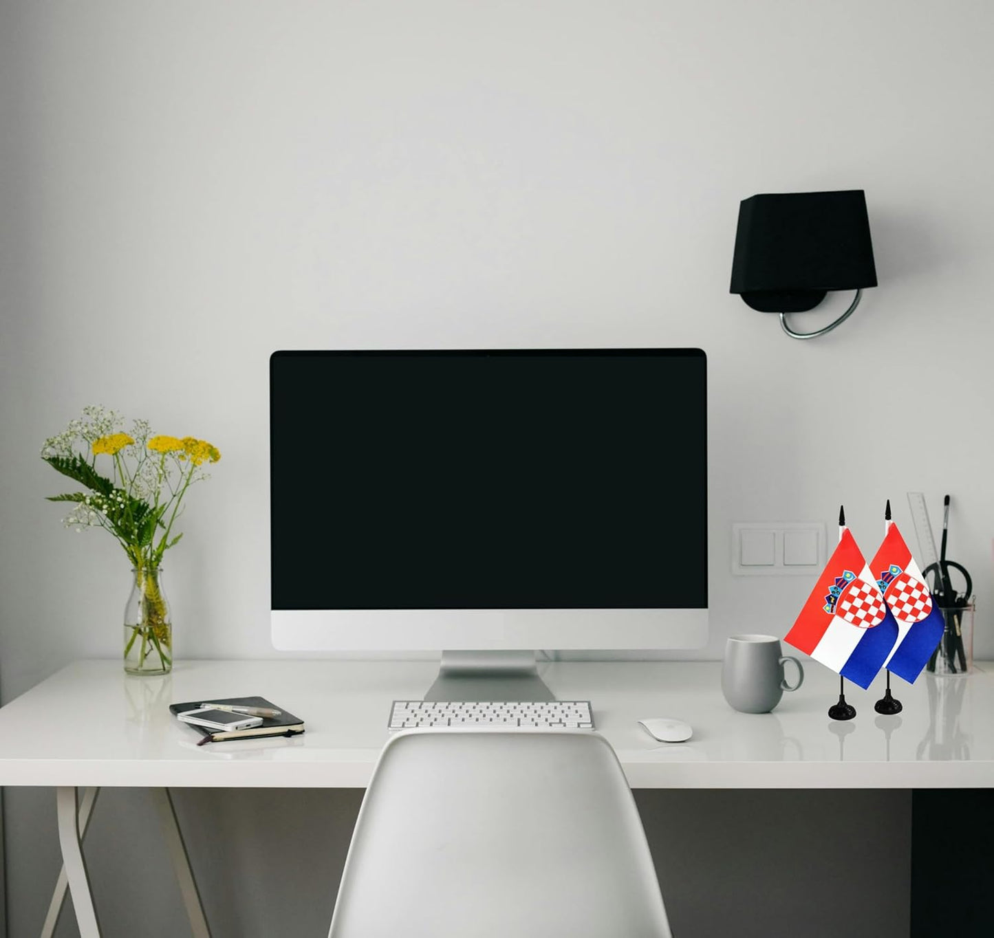 Croatia Desk Flag, 12 Pack Croatian Table Office Flag with Black Solid Pole and Stand Base, International Country Flag, Festival Celebration, Classroom Meeting Desktop Decor (Croatia)