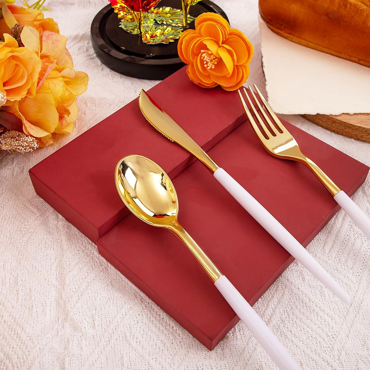 Rubtlamp 96 Pcs Gold Plastic Silverware, Gold Plastic Utensils with White Handle, Cutlery Set Disposable Includes: 32 Knives, 32 Plastic Spoons And 32 Forks for Wedding And Party