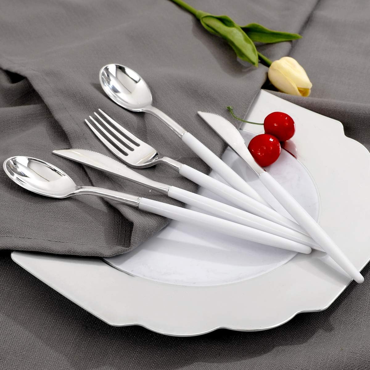 WELLIFE 144 Pack Silver Plastic Cutlery, Disposable Silver Flatware Includes： 48 Forks, 48 Knives and 48 Spoons, Suitable for Parties and Wedding for Wedding