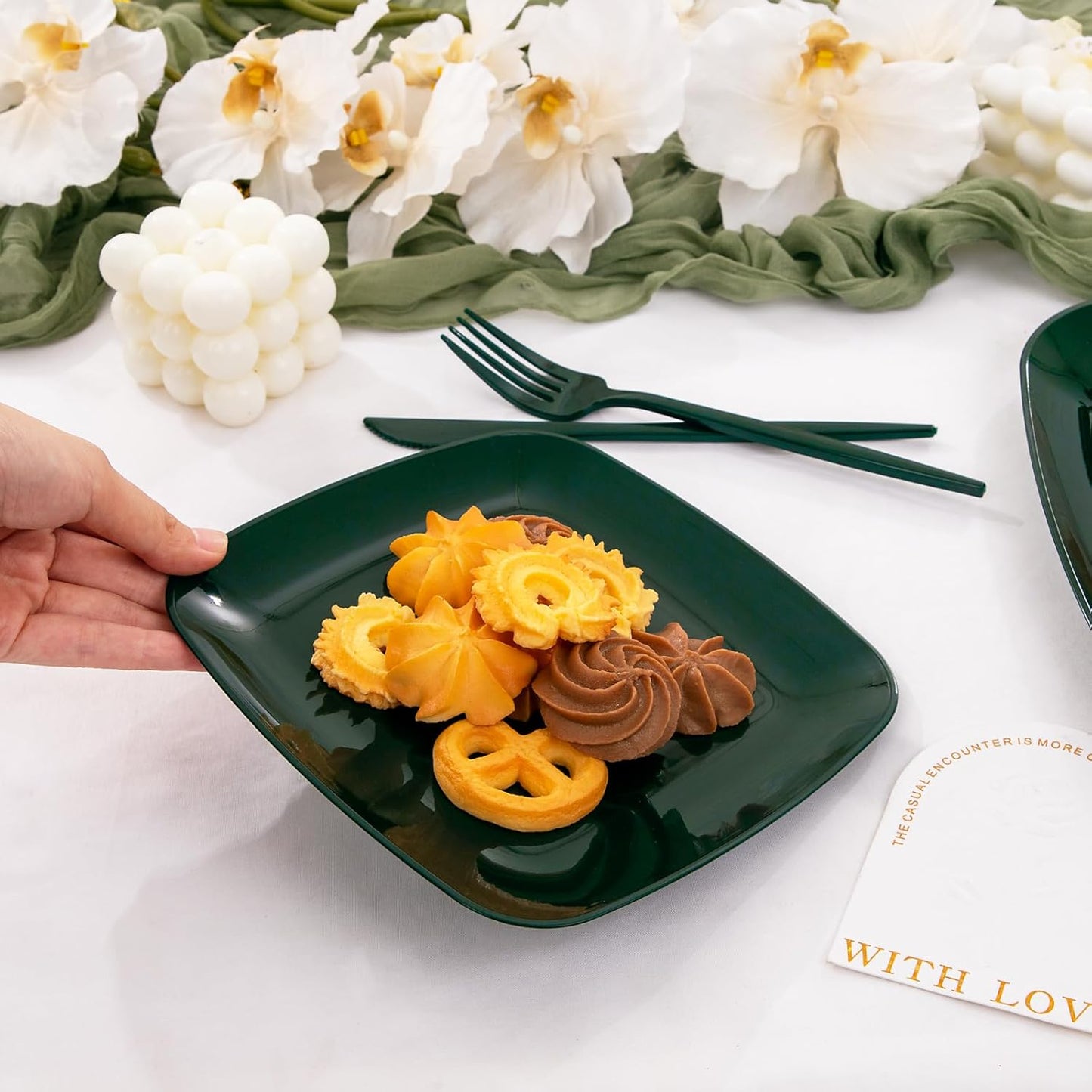 PULOTE 60PCS Green Square Plastic Plates - Green Disposable for 30 Green Guests Include 30 Dinner and 30 Dessert Plates for Party&Christmas