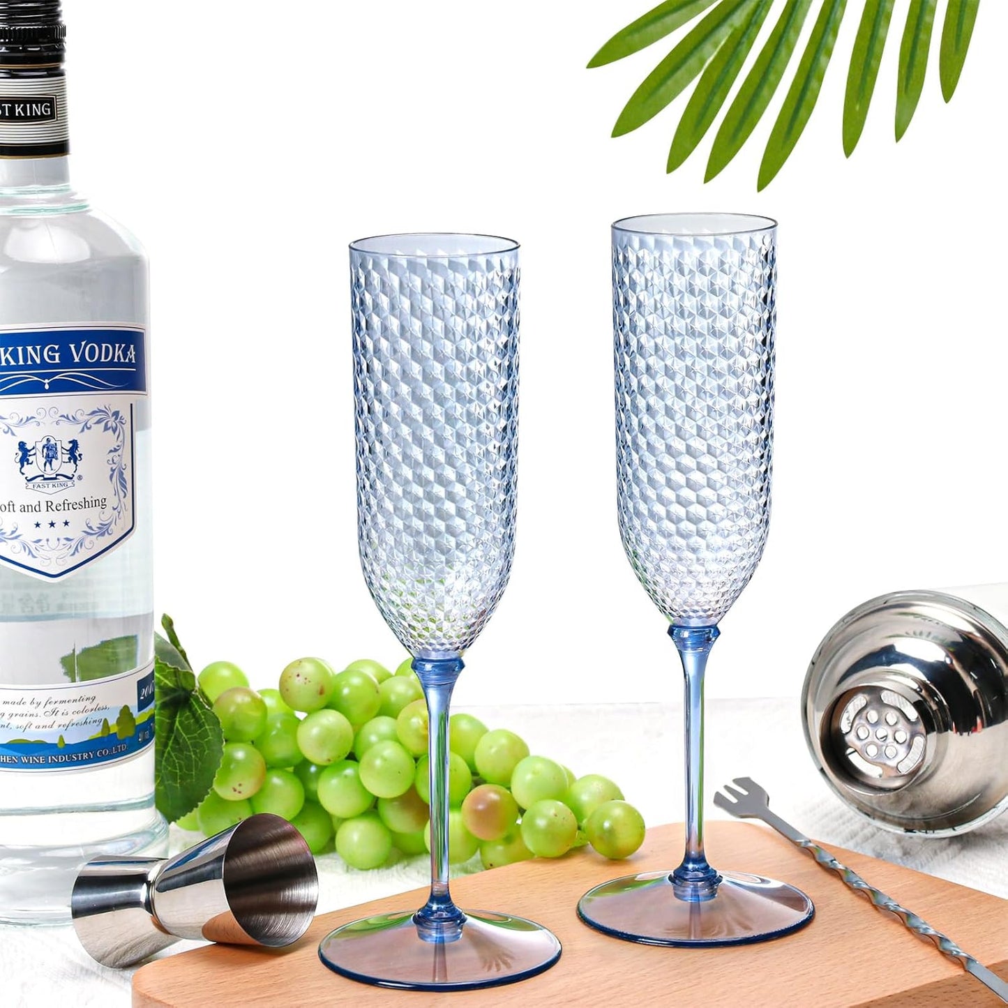 XUWAIDSGN 24 Pack Blue Detachable 2 piece Champagne Flutes 5.5 Oz Unbreakable Plastic Mimosa Disposable Champagne Glasses Drinking Cups Stemmed Reusable Wine Toasting Glasses for Wedding