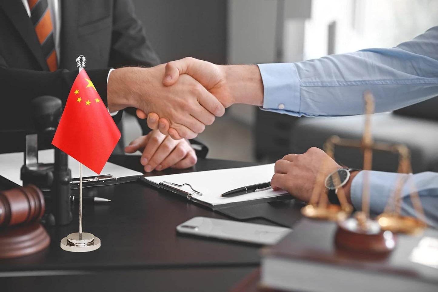 China Chinese Deluxe Desk Flag Set Small Mini Miniature China Chinese Table Desktop Flags,Festival Events Celebration,Office Decoration-2 Pack