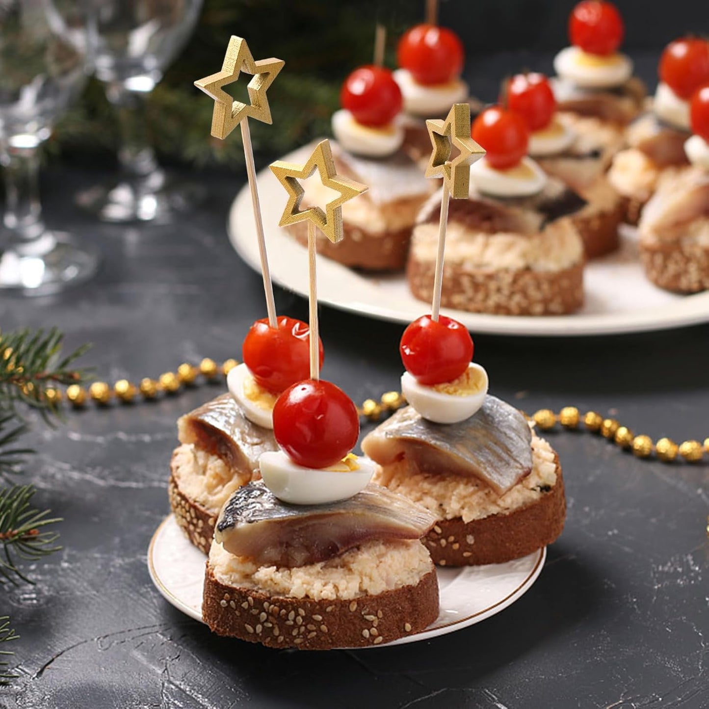 Minisland Big Gold Star Cocktail Picks, 5.5 Inch Long Bamboo Fancy Toothpicks for Appetizers, Decorative Christmas New Year Holiday Party Food Drinks Garnish Fruit Skewer Sticks 50 Counts - MSL430