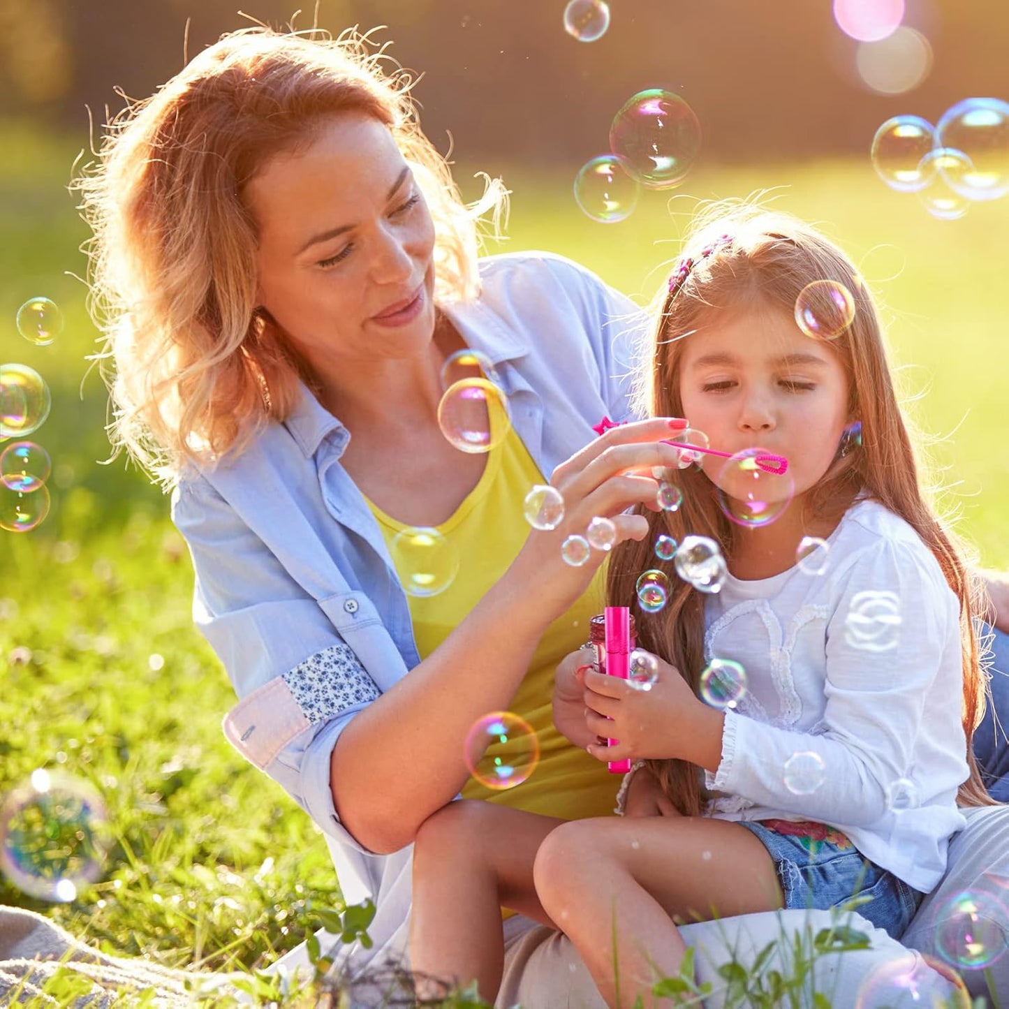 Letapapa Bubble Wand, 200 Pcs Mini Bubble Wands Bulk in 10 Colors, Bubble Party Favors for Kids, Summer Toys, Indoor Outdoor Activity, Themed Birthday, Wedding, for Girls & Boys