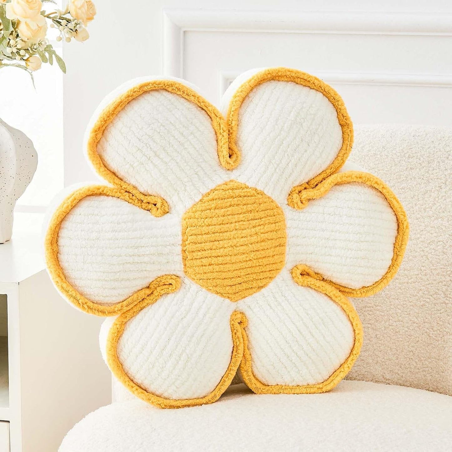 Flower Pillow, Soft Flower Decorative Throw Pillow, Cute Daisy Flower Shaped Seating Floor Cushion Room Décor Plush Pillows for Sofa Couch Bed (13.7 Inch, Yellow)