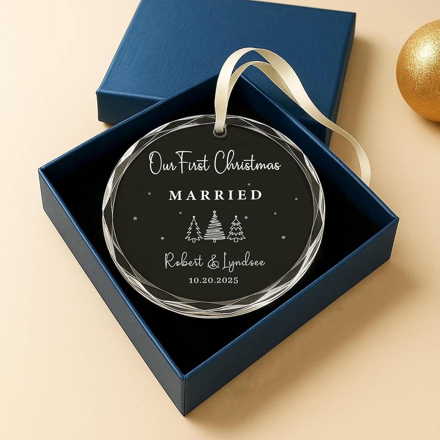 Personalized Glass Ornament 2025 for Married Couples with Name, Custom Wedding Keepsake Gift for Newlyweds, Anniversary or Christmas Décor, Mr and Mrs Ornament A2