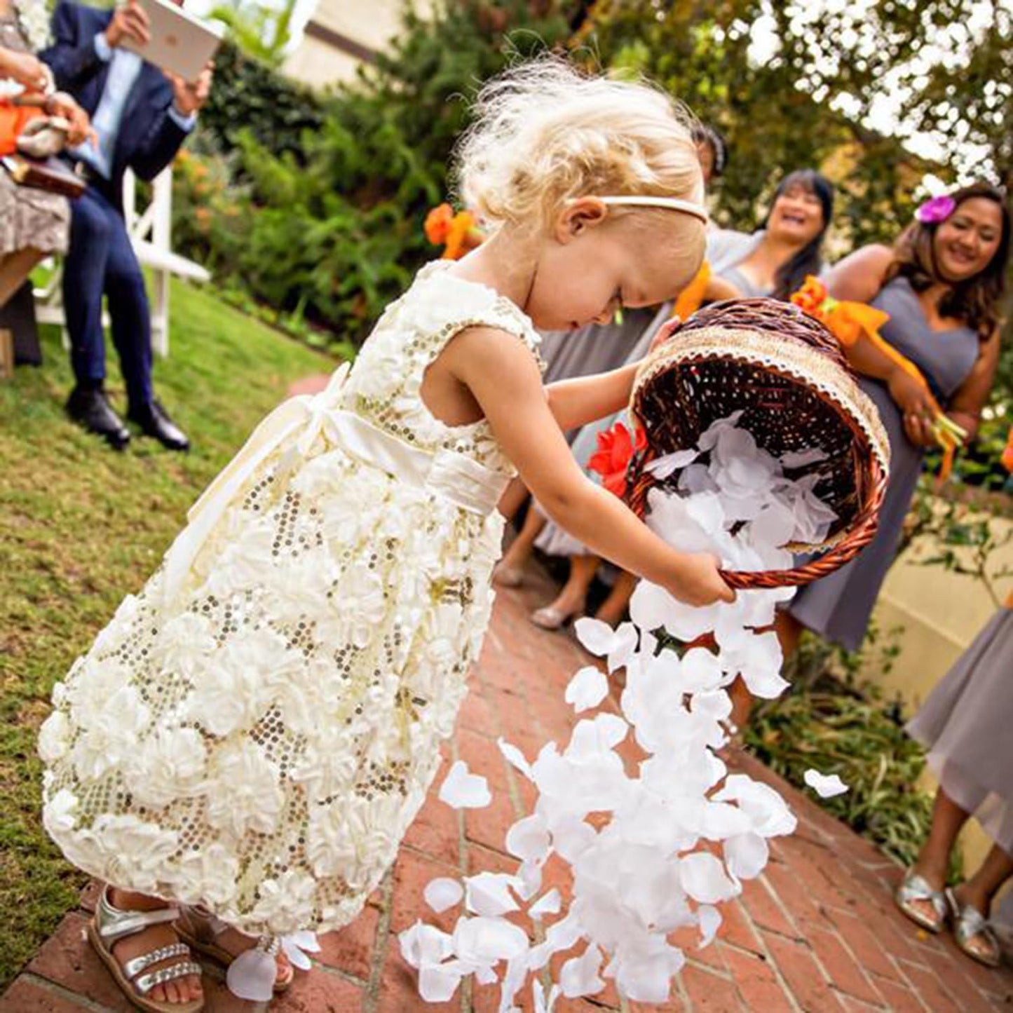 CODE FLORIST 1100 PCS White Silk Rose Petals for Valentine's Day,Romantic Night,Wedding,Proposal Anniversary Flower Decorations(Separated,Scented)