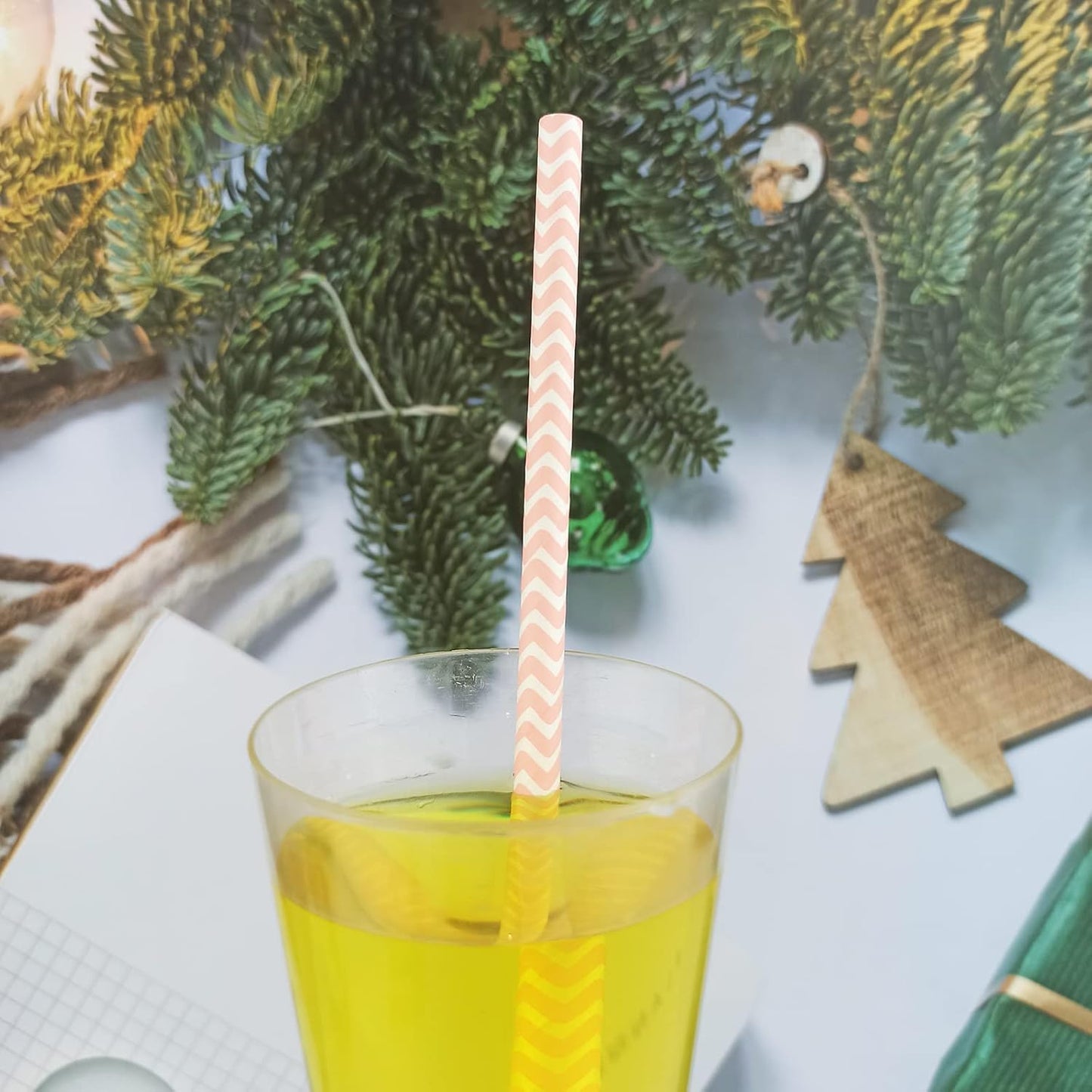 YAOSHENG Premium Disposable Waves Striped Drinking Paper Straws, Pack 100 Pink Waves Paper Straws for Cocktail Party Supplies,Birthday,Bridal/Baby Shower,Juice,Shakes (Pink Waves)