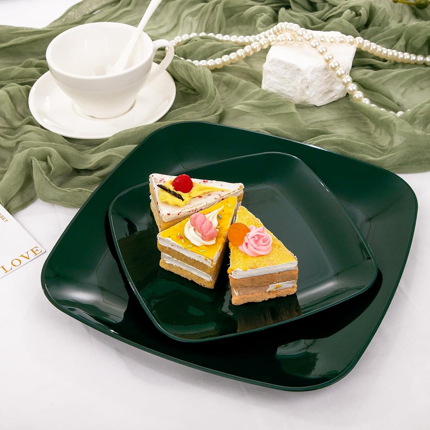 PULOTE 60PCS Green Square Plastic Plates - Green Disposable for 30 Green Guests Include 30 Dinner and 30 Dessert Plates for Party&Christmas