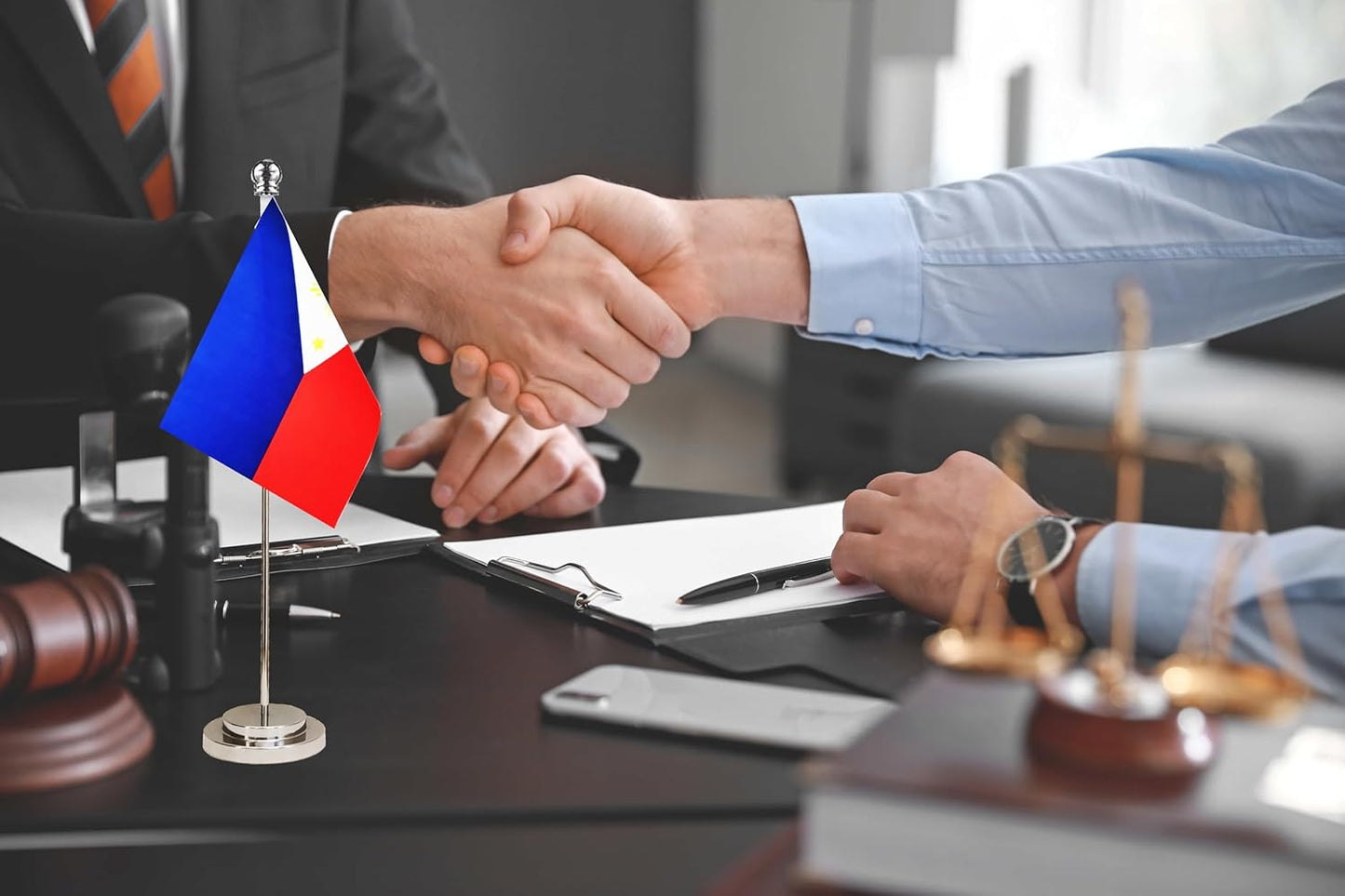 Philippines Filipino Deluxe Desk Flag Set Small Mini Miniature Philippines Filipino Table Desktop Flags,Festival Events Celebration,Office Decoration-2 Pack