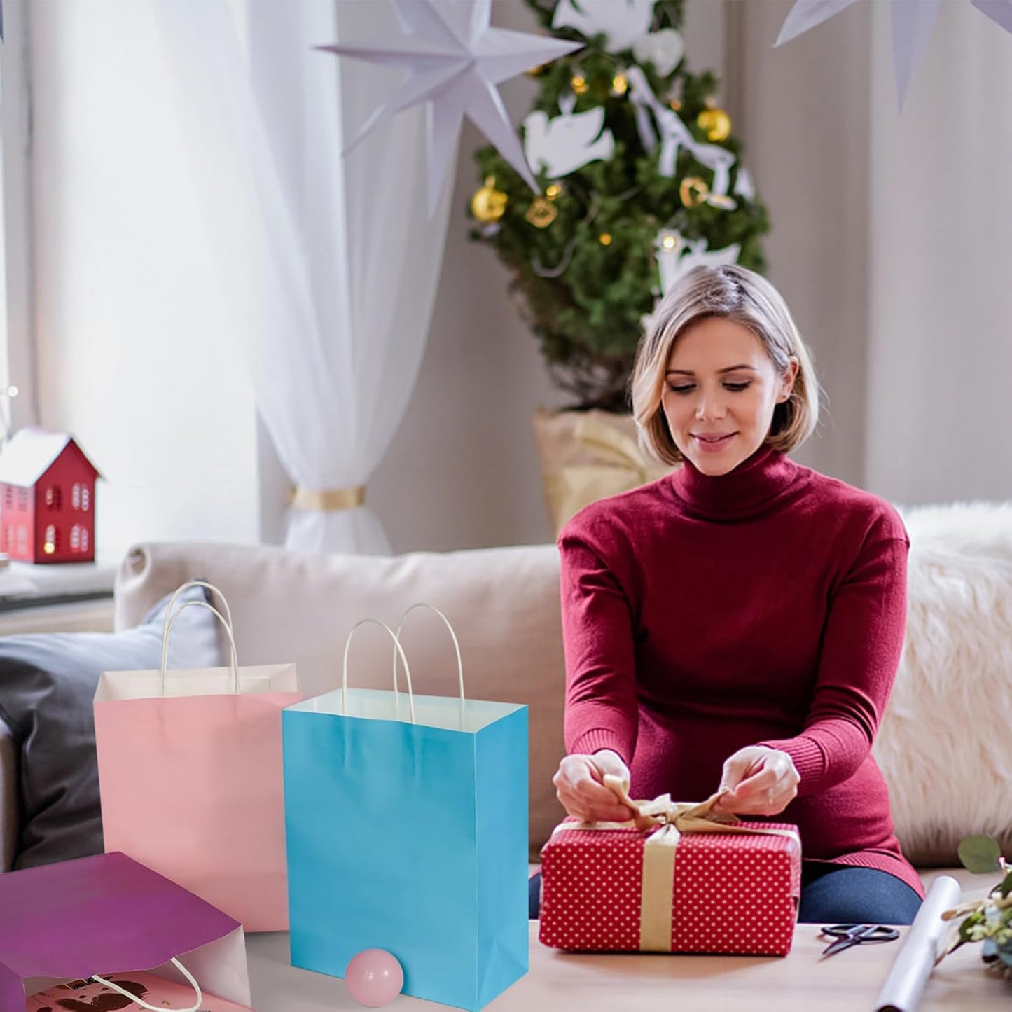 Bekoetoz 40 PCS White Kraft Paper Gift Bags With Handles 8 Colors 10.6 * 8.3 * 4.3 Inch Bulk Gift Bags For Birthdays,Weddings,Baby Showers,Party Favor,Goodie Bags(Medium,Rainbow)