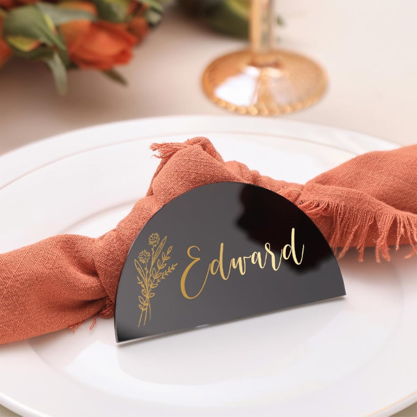 UNIQOOO 20 Pcs Black Semicircle Acrylic Place Cards, DIY Blank Half Circle Acrylic Sign, 1/8 inch Thick Perfect for Wedding Table Decor, Birthday, Centerpiece, Decoration, Party, Event,3.5x2 inches