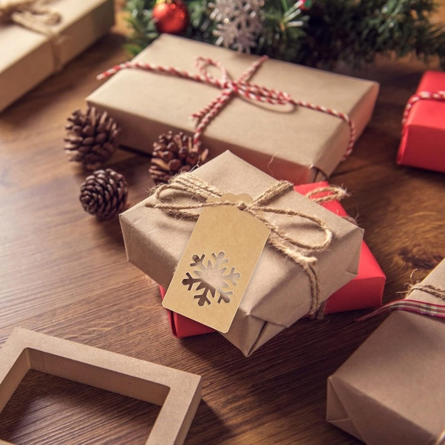jijAcraft Christmas Gift Tags - 100Pcs Christmas Tags with String, Blank Xmas Name Labels, Kraft Paper Hollow Trees, Rudolph, Snowflake Shapes Holiday Labels for Xmas Party Favors, DIY Crafts, Jar