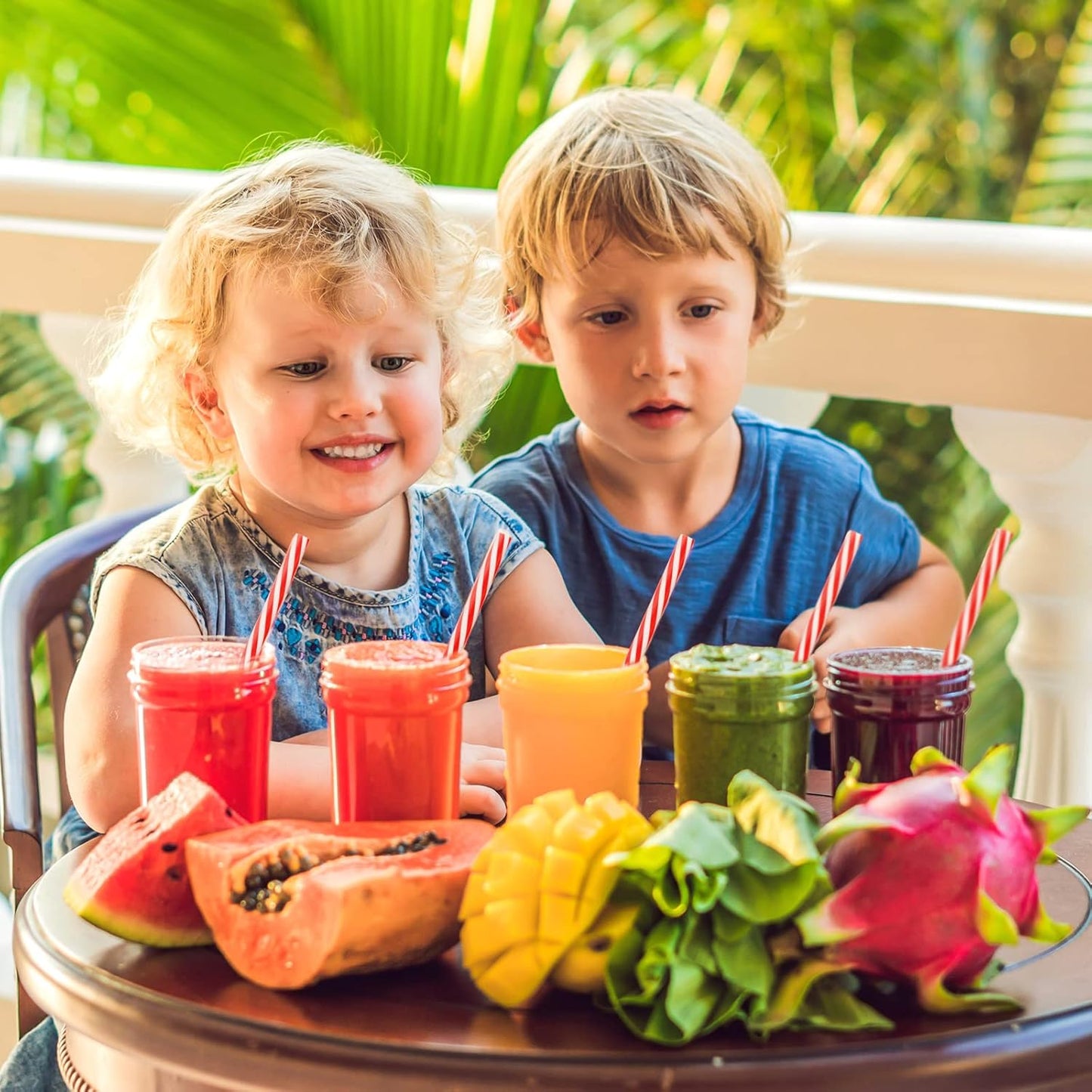 Vesici 9 Inch Plastic Striped Straws Reusable with Cleaning Brush Red Striped Hard Drinking Straws for Christmas Party Decoration Supplies(Red and White,102 Pcs)