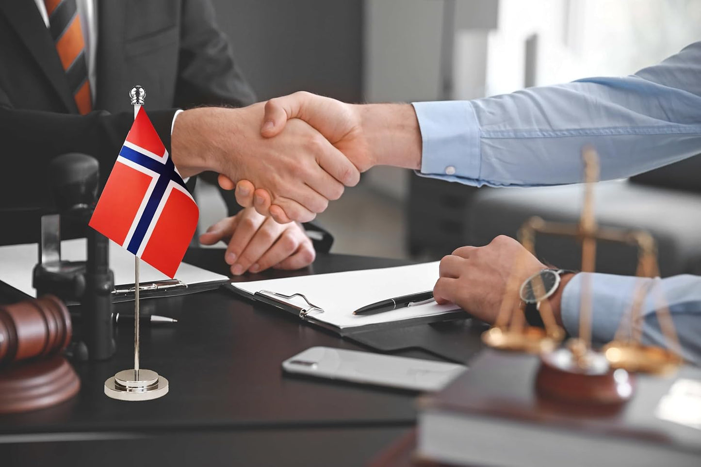 Norway Norwegian Deluxe Desk Flag Set Small Mini Miniature Norway Norwegian Table Desktop Flags,Festival Events Celebration,Office Decoration-2 Pack