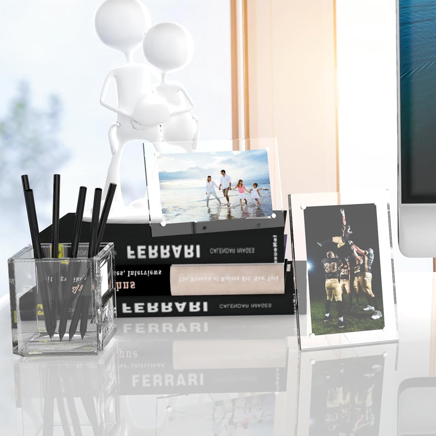 HELPLEX Picture Frames, 3 Pack 5x7 inch Acrylic Picture Frame Clear 5 x 7 Photo Frames Magnetic Picture Frames Ready for Tabletop Display, Effectively Protect Photos from Fading and Yellowing