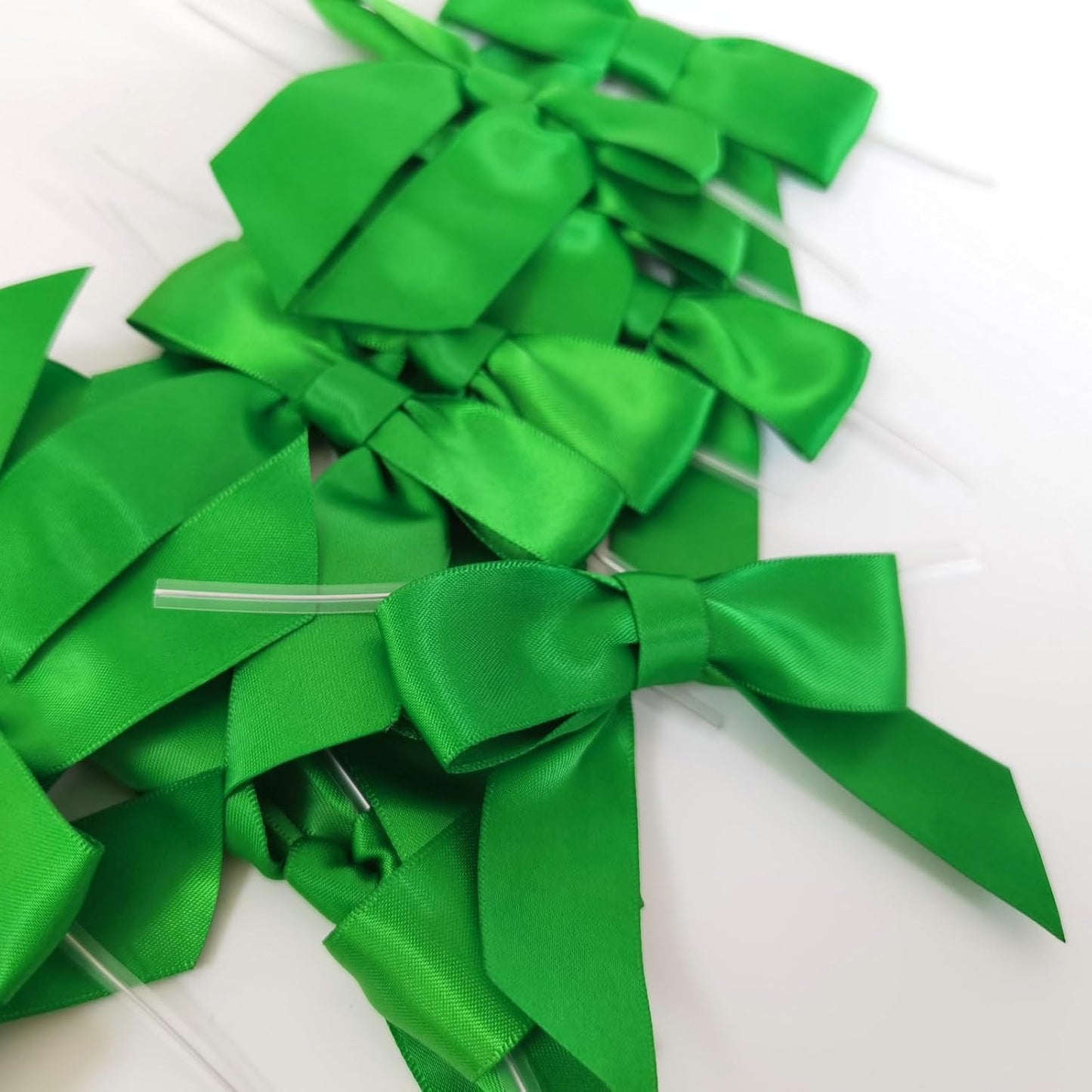 50pcs 3-1/2" Green Satin Ribbon Bows with Twist Ties Giant Bows for Christmas Holiday Gift Packing&Wrapping (Green)