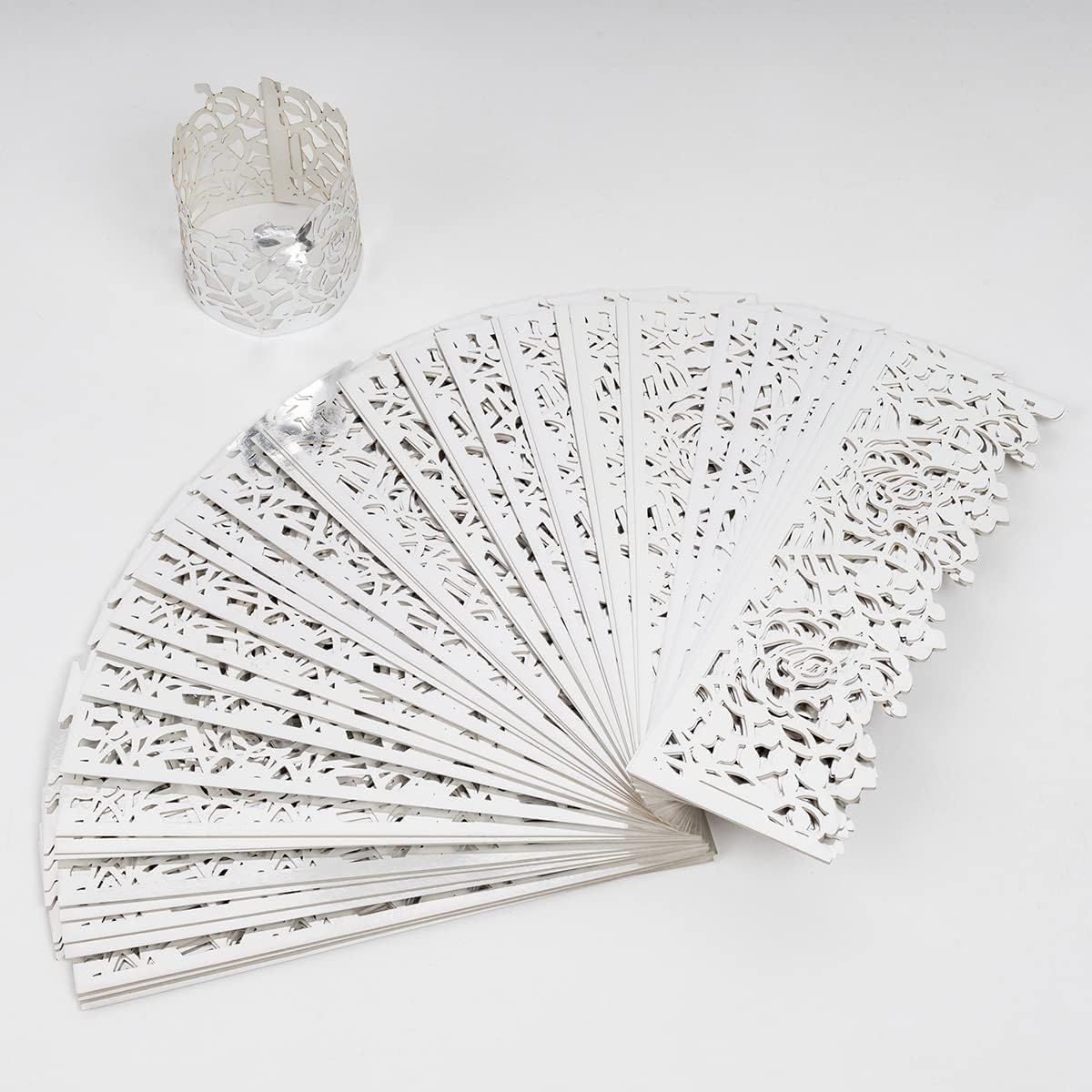 100pcs Disposable Rose Flower Paper Napkin Rings Laser Cut Foil Paper Napkin Holder, Leaf Vine Serviette Rings for Table Decoration,Christmas,Wedding,Party (Silver)