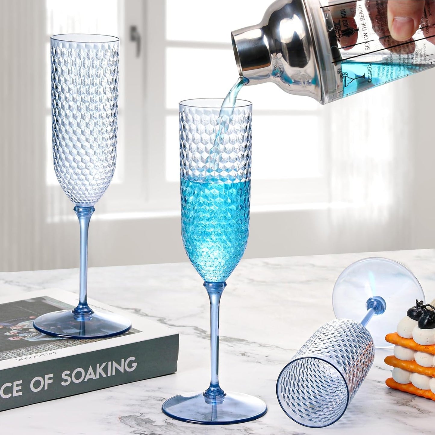 XUWAIDSGN 100 Pack Blue Detachable 2 piece Champagne Flutes 5.5 Oz Unbreakable Plastic Mimosa Disposable Champagne Glasses Drinking Cups Stemmed Reusable Wine Toasting Glasses for Wedding
